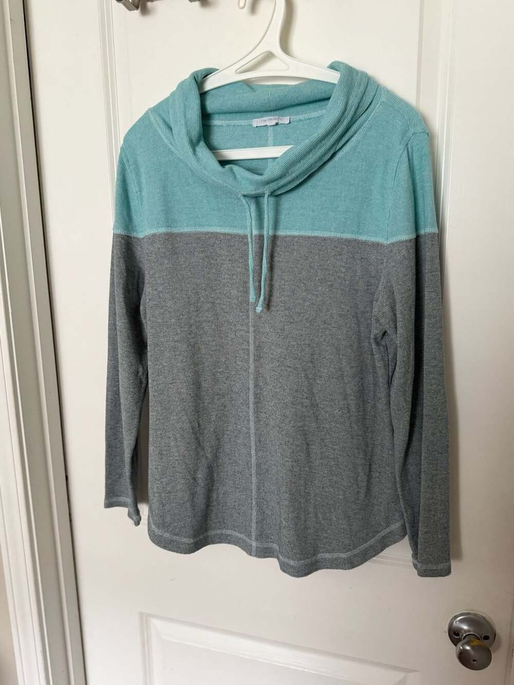T by Talbots Cowl Neck Pullover Drawstring Color Block Thermal Top Size L